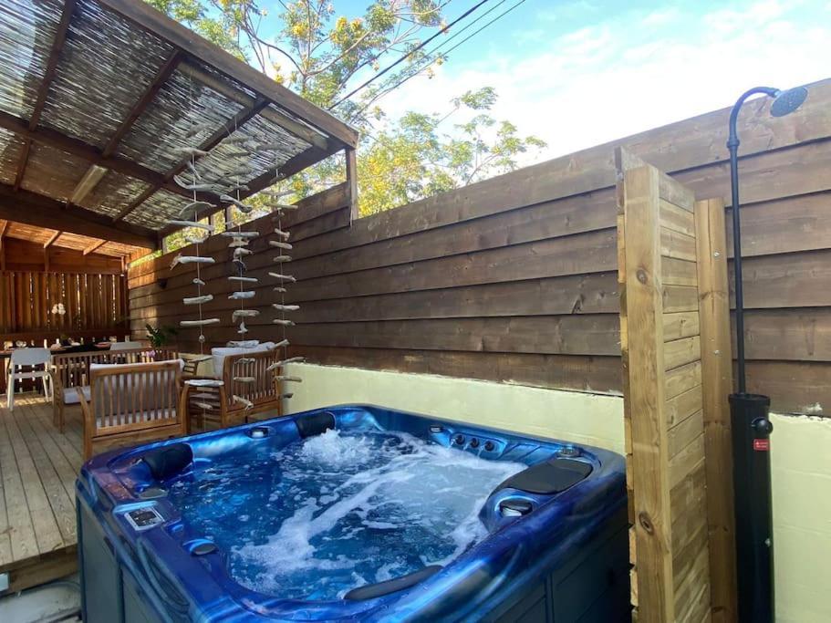 Villa Albizia 974 Avec Piscine Et Spa Saint Pierre Exterior foto